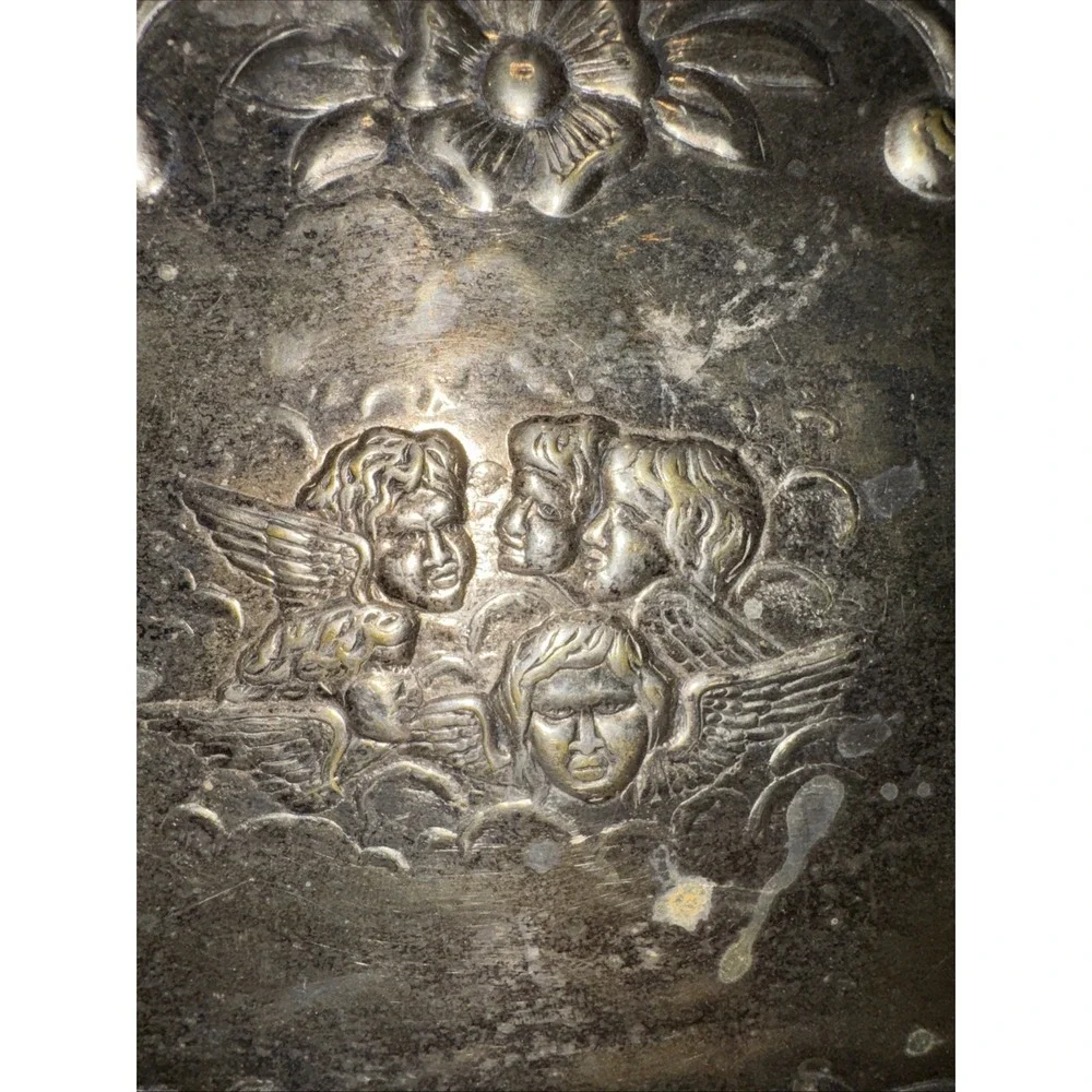 ANTIQUE SILVER PLATED - REYNOLDS ANGELS - EMBOSSED CARD‎ TRAY  1901, 11¾